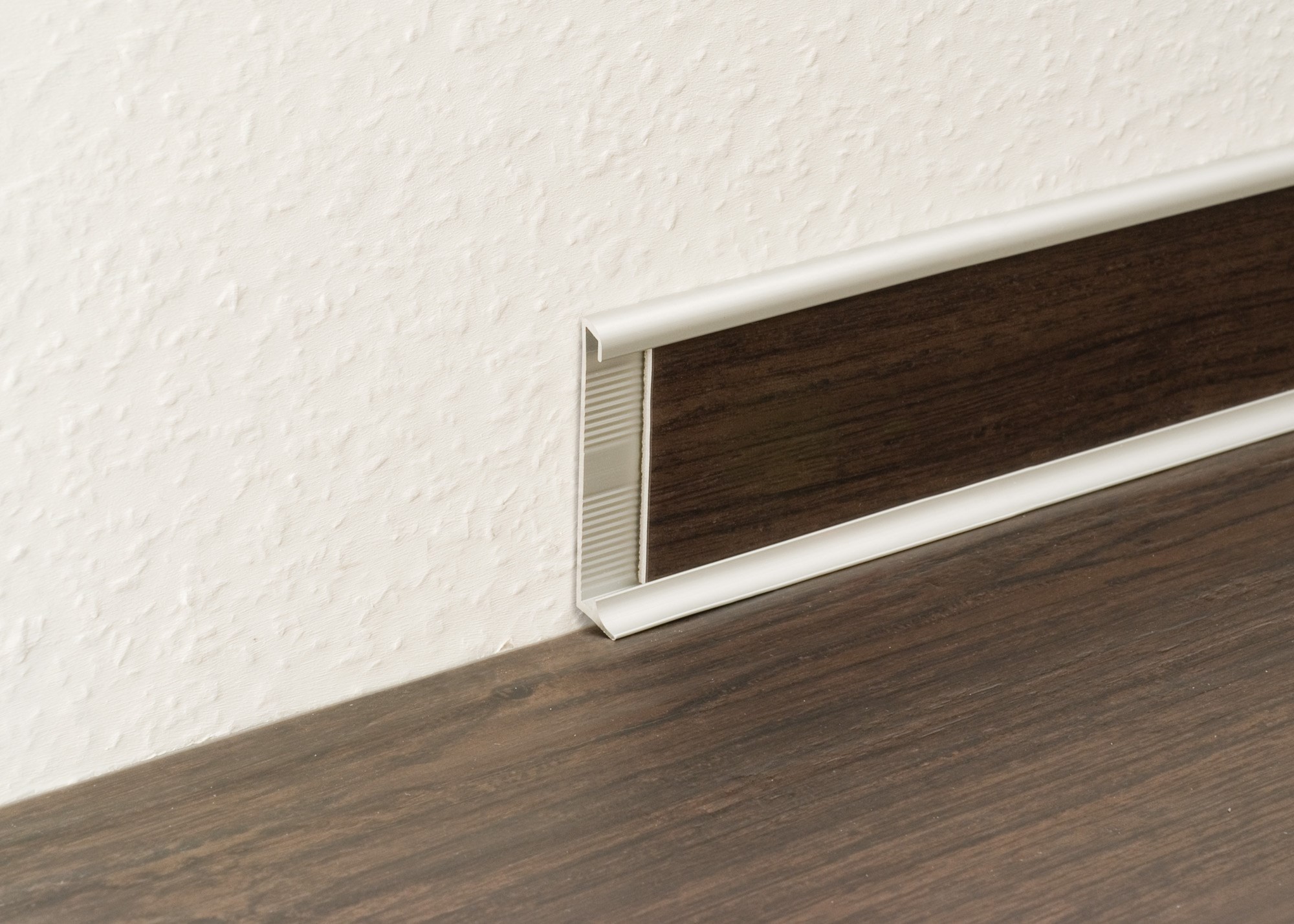 Sockelleiste zum Einschieben von Designbelägen 13 x 60 - 2,38m ...